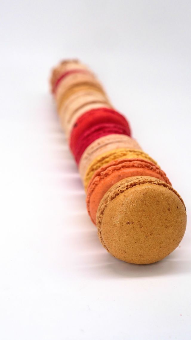 La collection de macarons pour Pâques et pour le printemps 🌼

- abricot
- pêche de vigne
- fraise
- framboise
- citron 
- vanille
- pâte à tartiner 
- spéculos

En coffret de 8-12-18 pièces.
Ou en panier à partager 25 pièces 🧺

#patisserie #pastry #frenchpastry #macaron #macaronlover #printemps #paques #dessertpaques #macarons #spring #springcollection